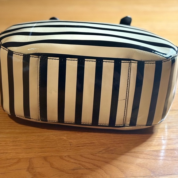 Kate Spade New York Black & Cream Striped Satchel Tote Bag w/ Dust - Picture 5 of 9